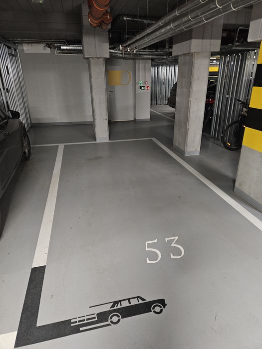 Wynajmę miejsce postojowe Mińska 73