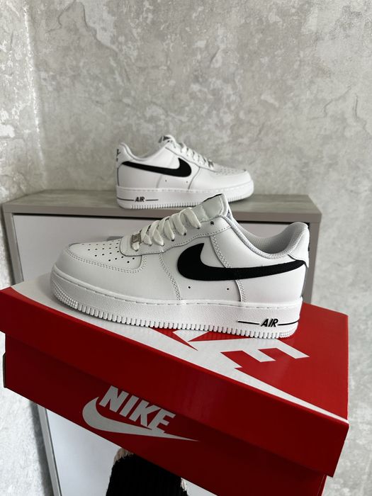 Кросівки Nike Air Force 1 Low (White/Black). Білі форси