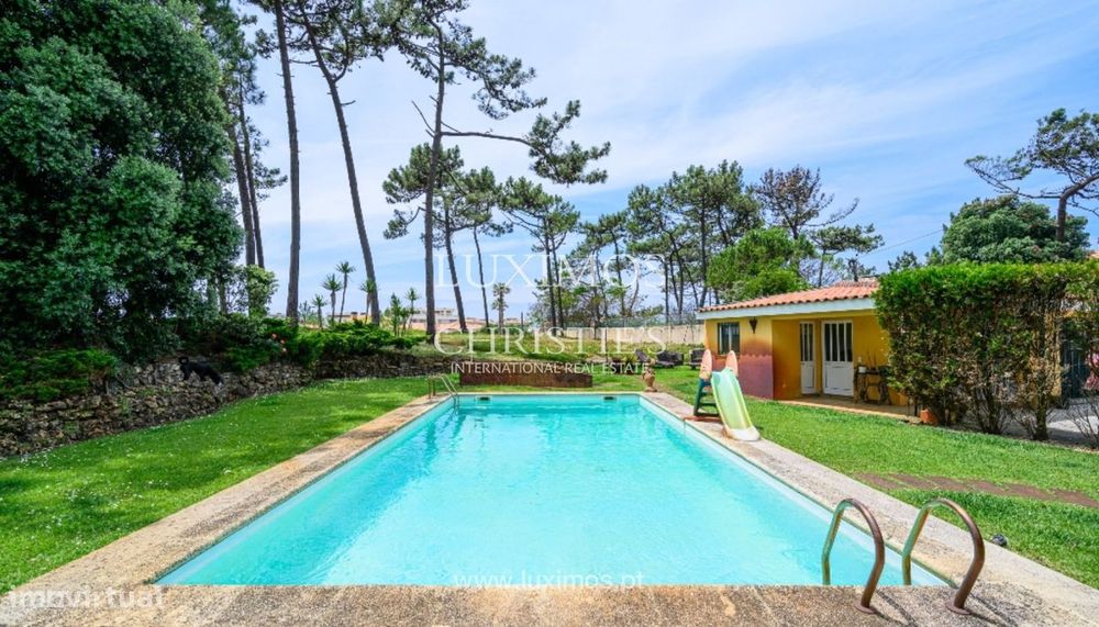 Moradia V4 com piscina e jardim, à venda, em Esmoriz