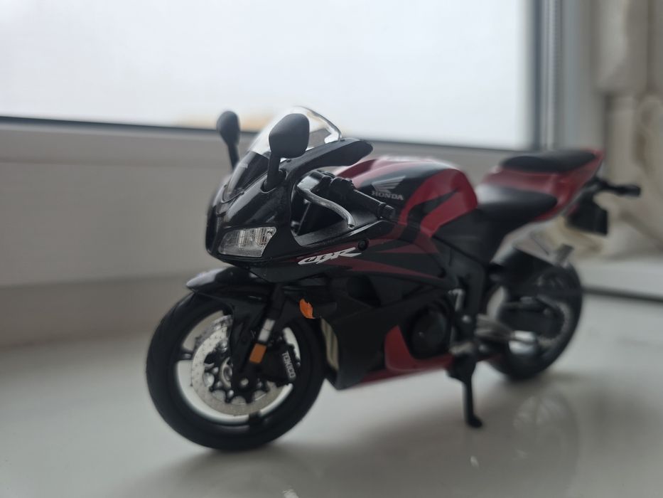 Мотоцикл металевий Honda CBR 600RR, Maisto