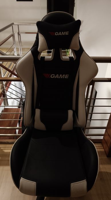 Fotel gamingowy XGAME czarno-biały – wygodny, dobry stan