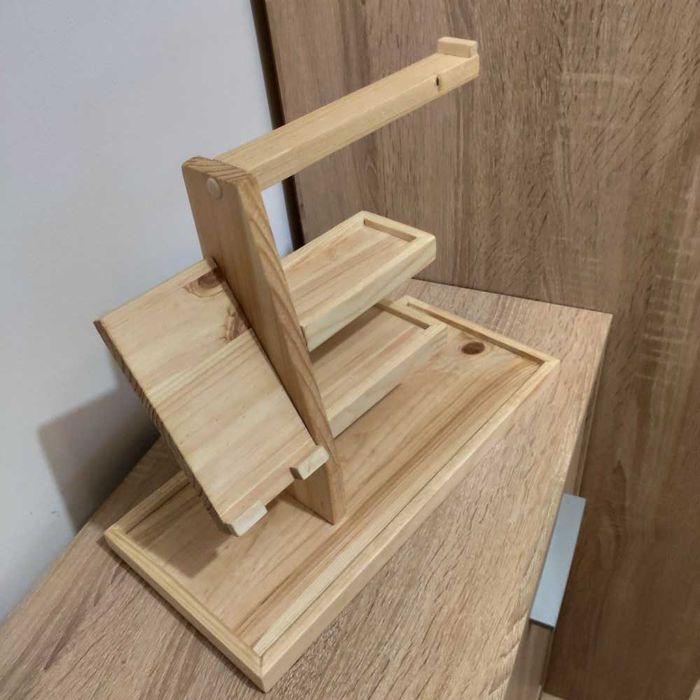 Органайзер для мужчин. Подставка для смартфона и наушников из дерева