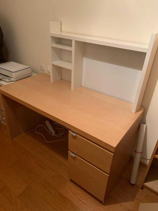 Secretária IKEA MALM