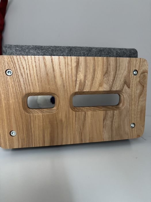 Підставка під запʼясття і підставка для ноутбука/планшета