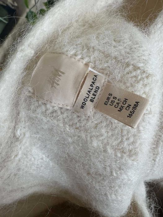 Пухнастий светр H&M з альпакою та вовною  стан ідеал розмір С краще М