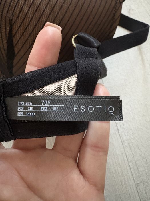 Boustonosz esotiq