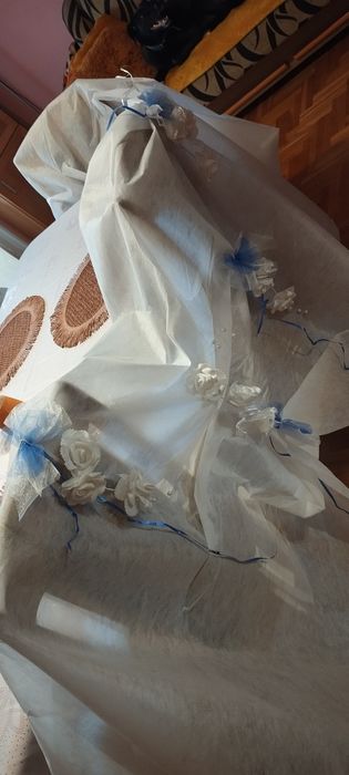 Ozdoby ślubne kwiaty, flizelina