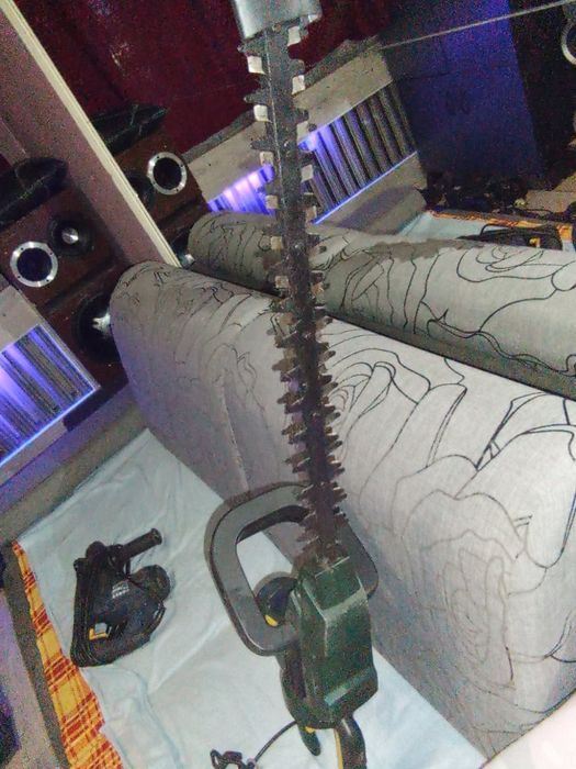 Nożyce elektryczne do przycinania żywopłotu