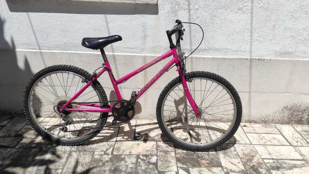 Bicicleta de Menina - Esmaltina - Usada
