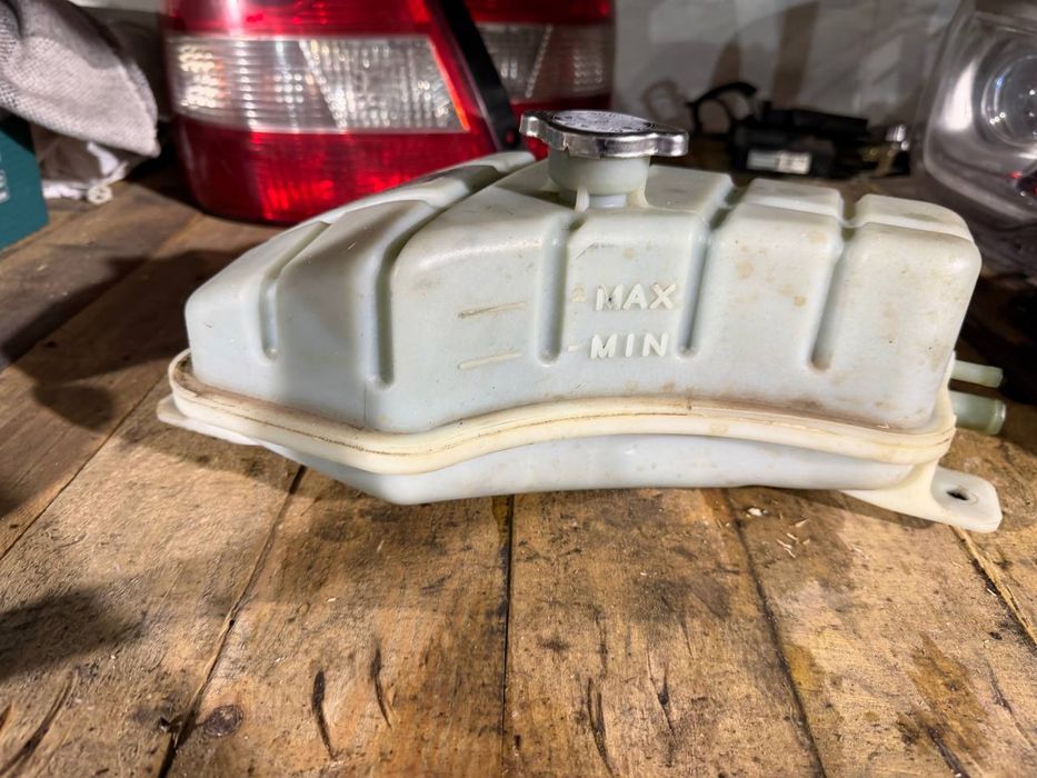 Бачок розширювальний , антифрізу Kia Sorento 1