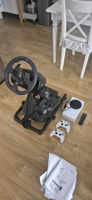XBOX series S, 2 pady, pilot, kierownicaLOGITECH G923 & SHIFTER & stelaż HUZARO