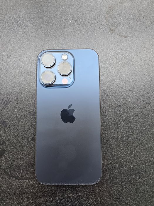 Iphone 15 PRO + Apple Watch  SE2