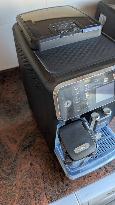Máquina de café Philips LatteGo.