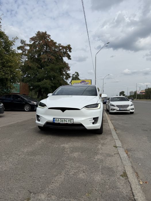 Продам Tesla model X