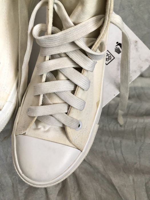 Sznurowane kremowe trampki za kostkę, unisex, CCC/Jenny Fairy