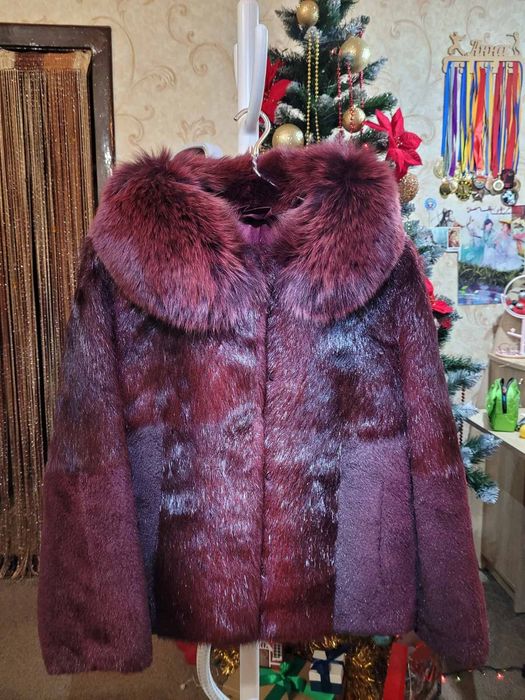 Шуба нутрия плюс песец, короткая автоледи,