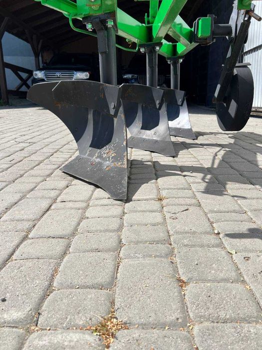 Навісний плуг 3-30 (висока стойка) ДОСТАВВКА ДОДОМУ!