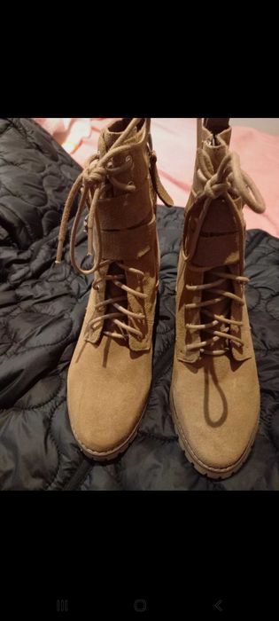 Botins beges de camurça, correias e atacadores, 36 - Stradivarius