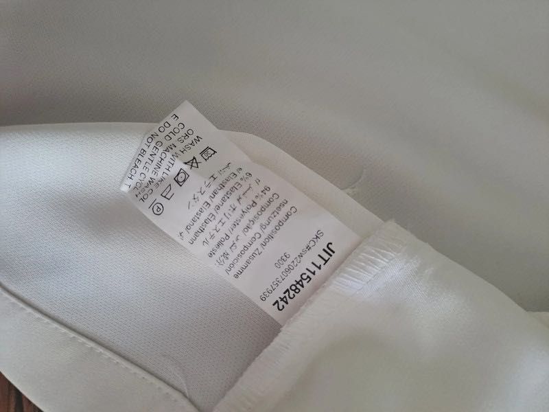 Ivory Minimalist Jacket – Size M – New64552215957123123