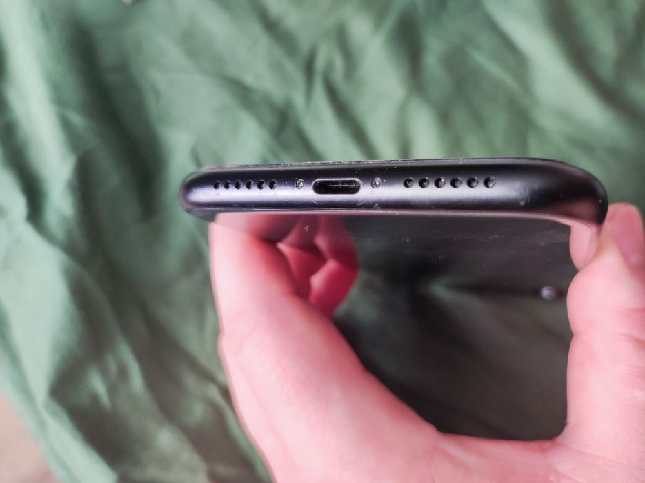 Продам iPhone XR 64 Gb
