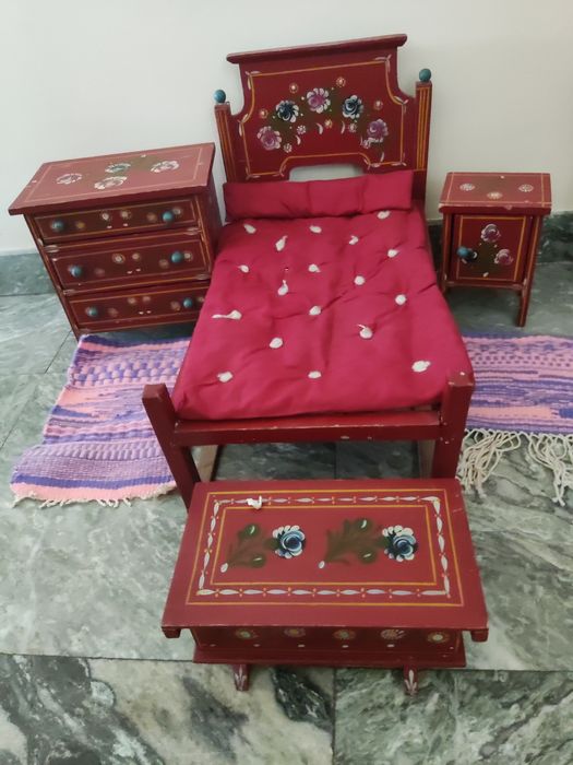 Mobília alentejana em miniatura