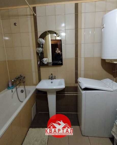 Продается 2-х комн. студия, р-н пл. Запорожская, недалеко от проспекта