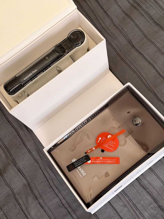 Gimbal/estabilizador Insta360 Flow (Creator Bundle)