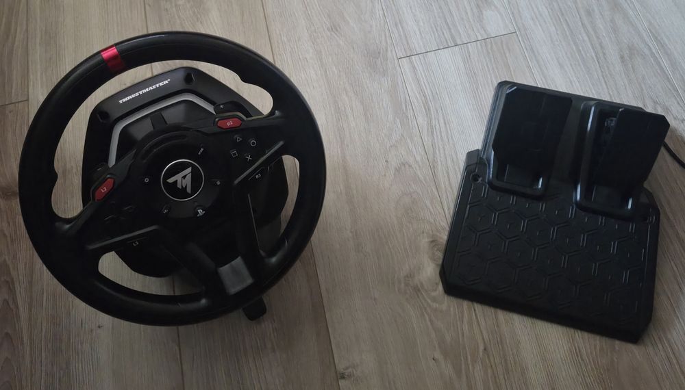 Kierownica Thrustmaster T128 z oryginalnymi pedałami + gratis