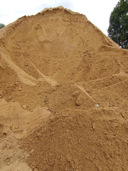 Piasek kopany  zasypowy fundamentowy budowlany pospółka