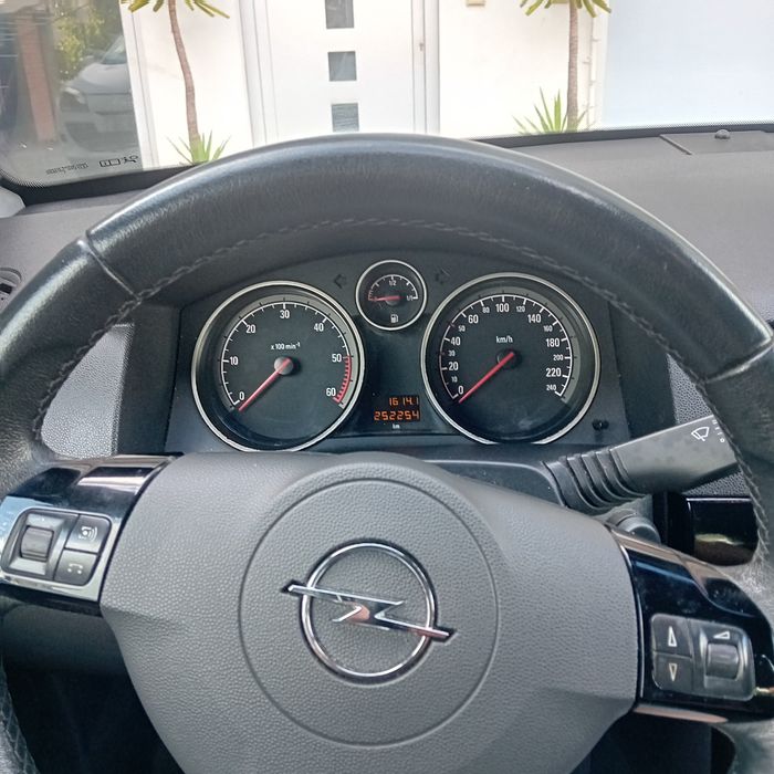 Opel  Astra 1.7 cdti 125cv sport
