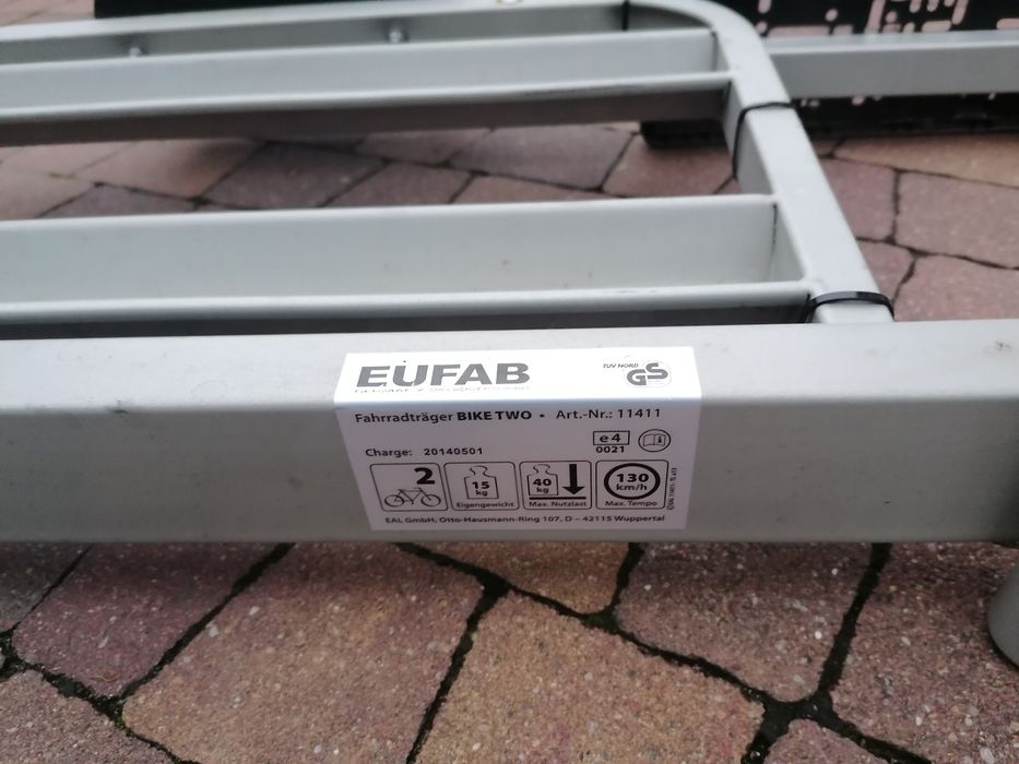 Uchylany bagażnik EUFAB na dwa rowery