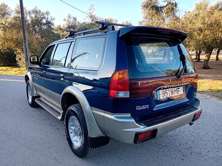 Mitsubishi pajero sport wagon
