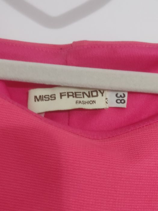 Sukienka fuksjowa, rozmiar M