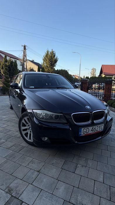 Bmw e90 318i 2010r navi xenon szyberdach automat