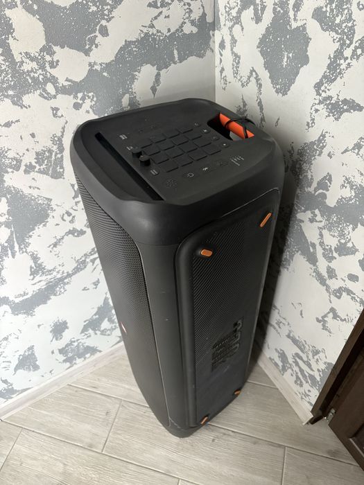 Продам колонку JBL1000 в хорошем состоянии