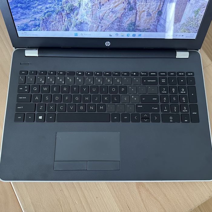Portátil HP 15BS