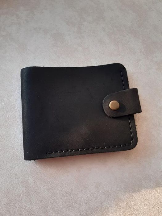 Чорний шкіряний чоловічий гаманець