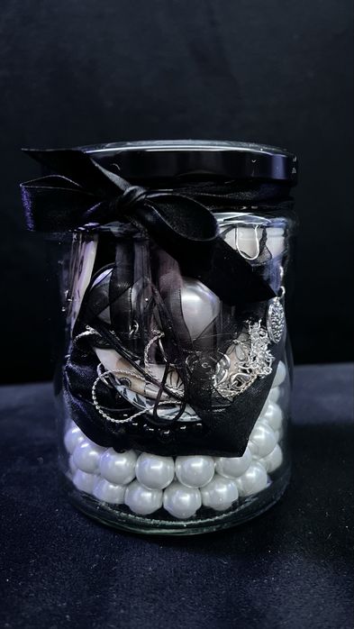 Słoik z biżuterią emo / alternative