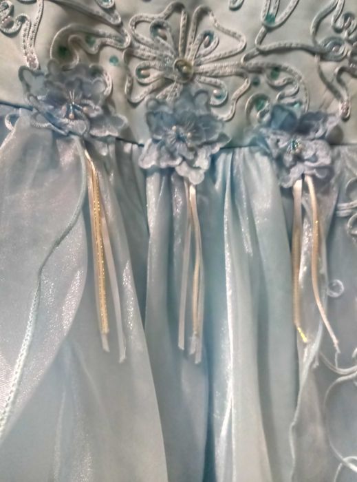 Платье нарядное 5-6 лет