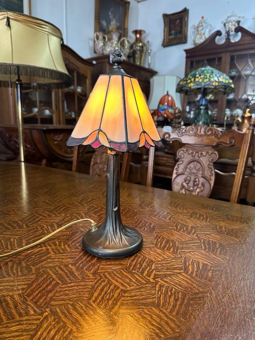 Лампа настільна в стилі Тіффані вітраж 7562