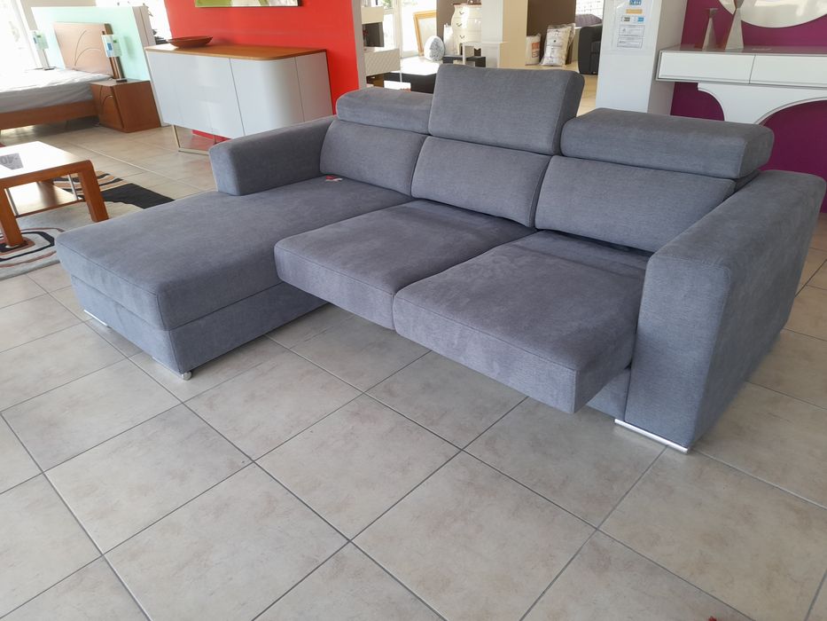 Chaise long novo de exposição