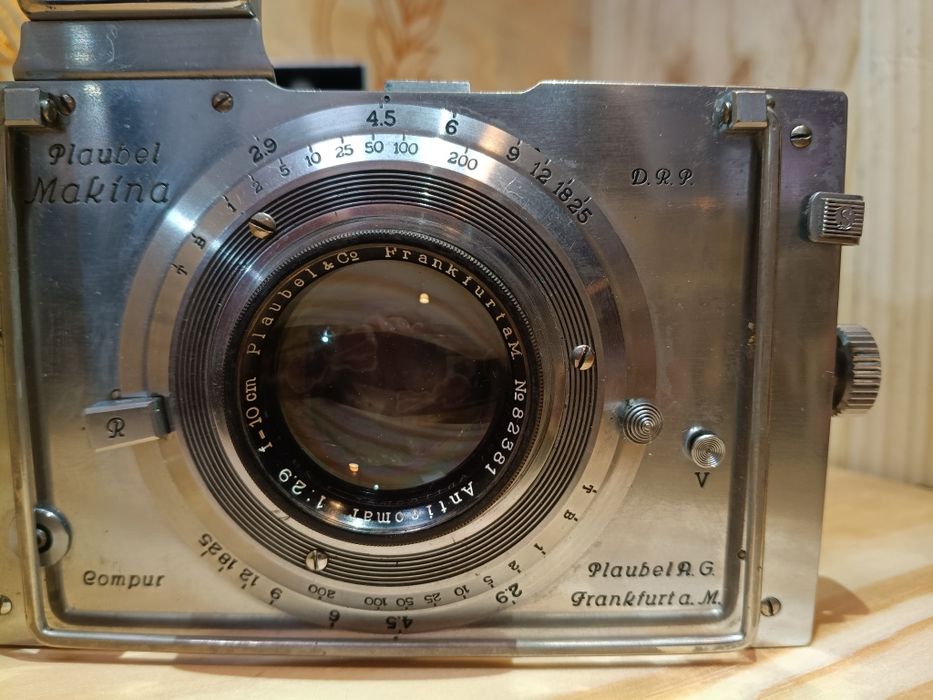 Plaubel Makina II – klasyczny aparat średnioformatowy (ok. 1936 r.)