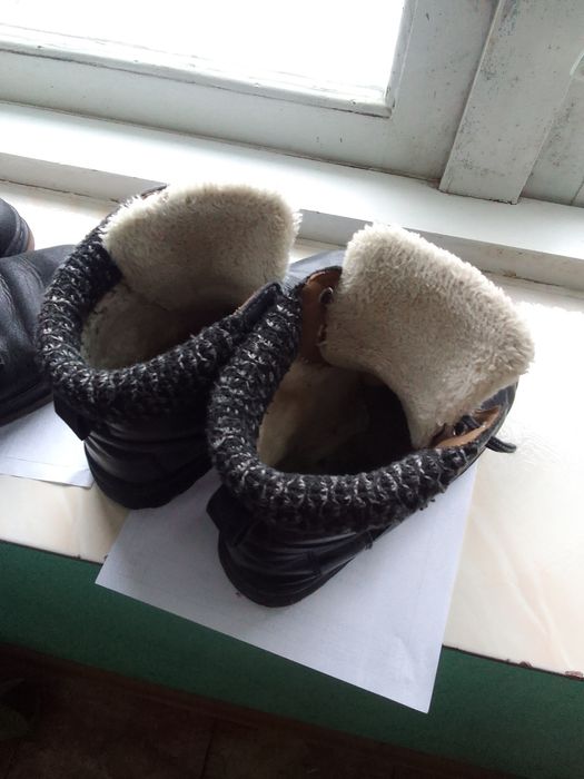 Продам взуття зимове.
