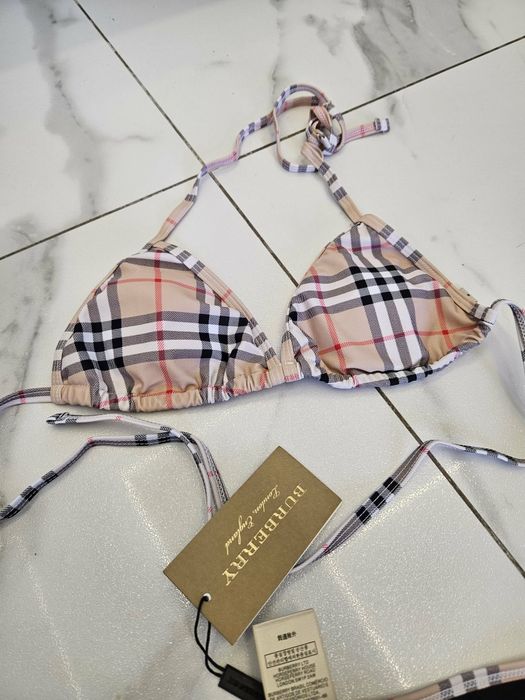 Piękny nowy stroj kąpielowy Burberry London