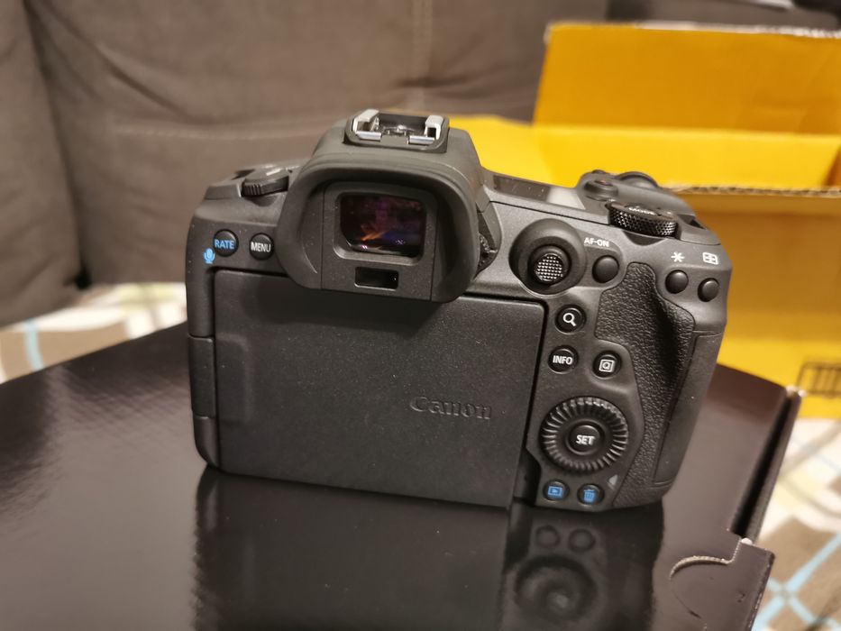 Aparat bezlusterkowiec Canon R5  kilkanaście zdjec zrobionych