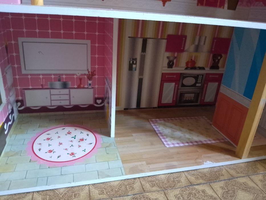 Продам ляльковий будинок