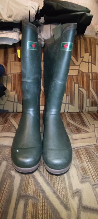 Продаются резиновые сапоги Halyard 44р.
