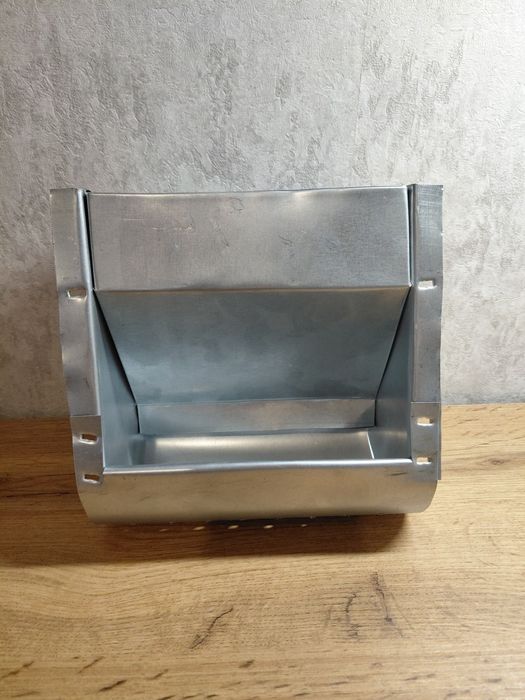 Продам бункерні кормушки