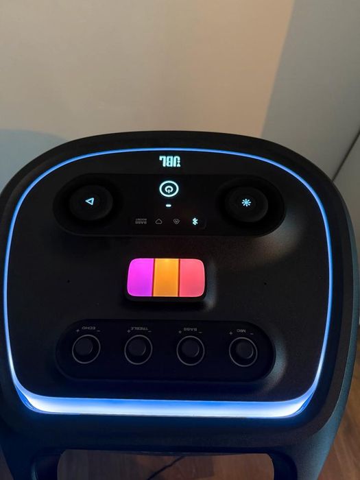 JBL partybox ultimate 1100w