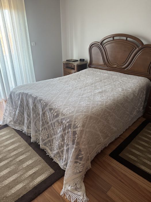 Cobertor branco rendado cama casal